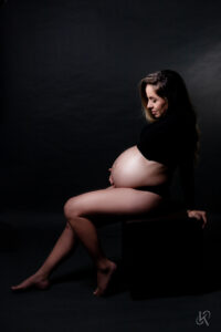 Ensaio fotográfico de grávida em estúdio